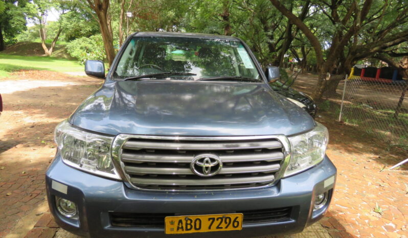 Used 2013 Toyota Landcruiser full
